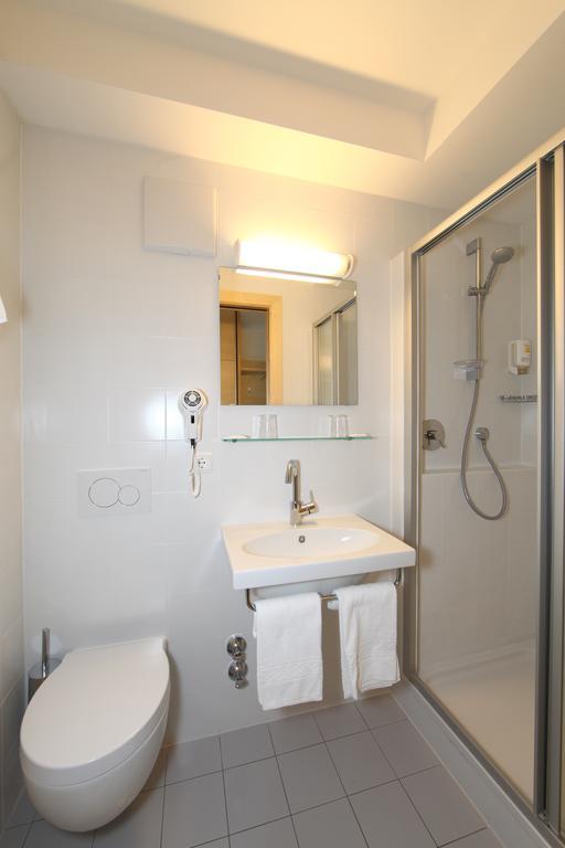 Hotel Kolpinghaus Bolzano Camera foto