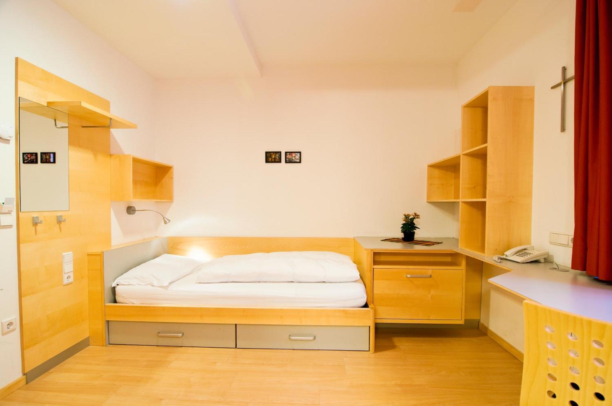 Hotel Kolpinghaus Bolzano Esterno foto