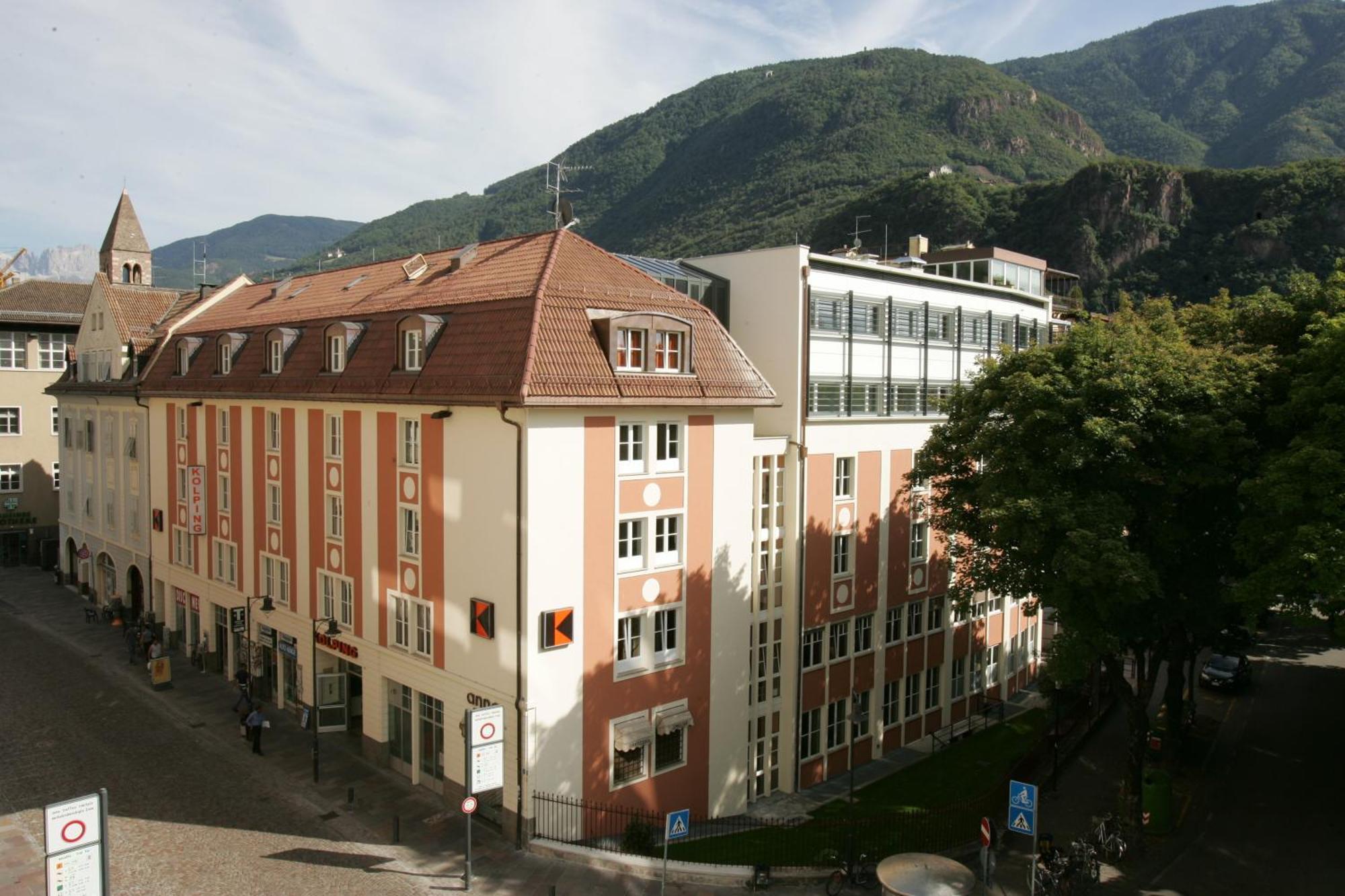 Hotel Kolpinghaus Bolzano Esterno foto