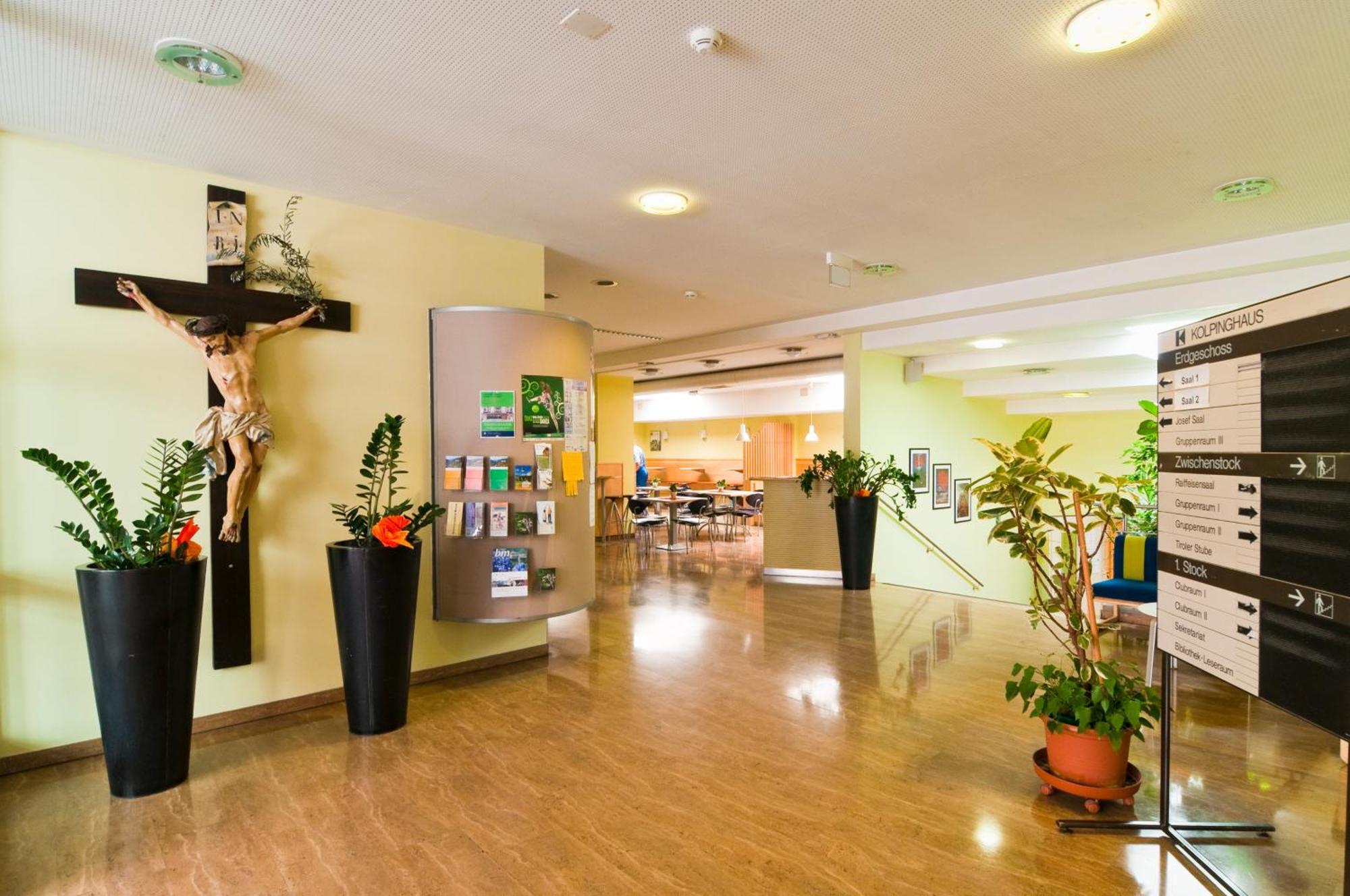 Hotel Kolpinghaus Bolzano Esterno foto